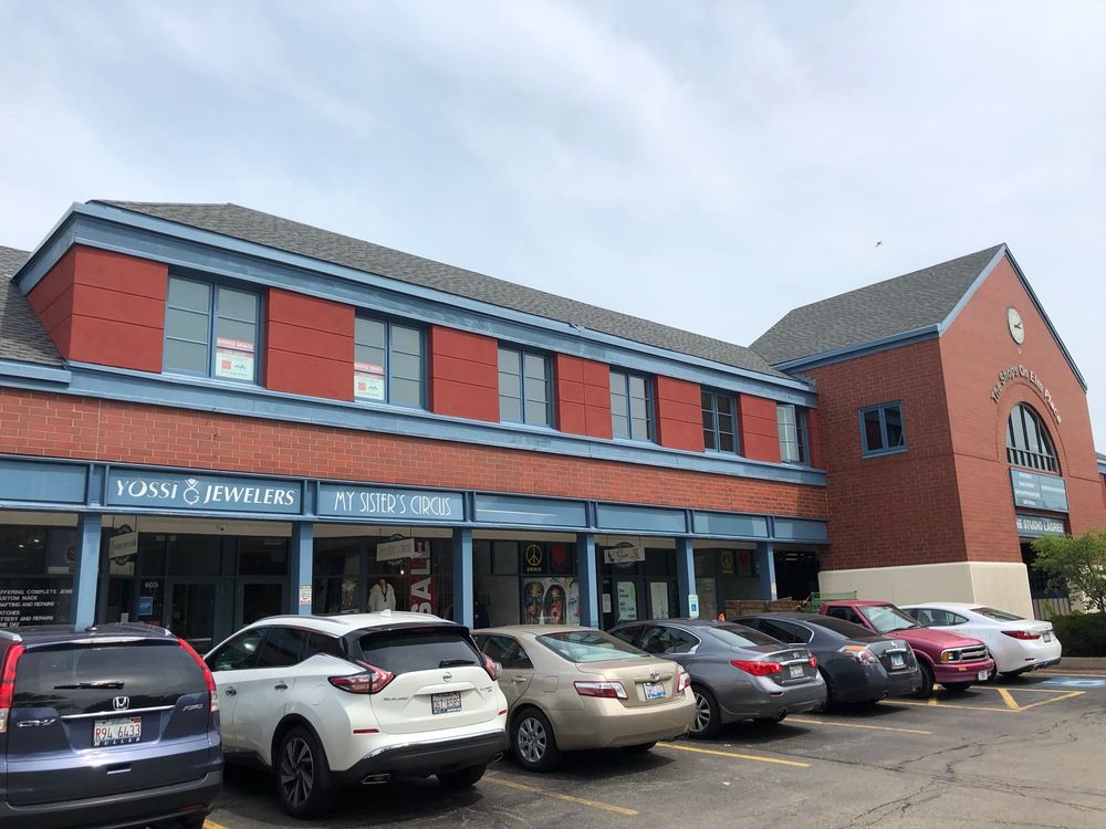 The Shops on Elm : 581-607 Elm Pl, Highland Park, IL 60035